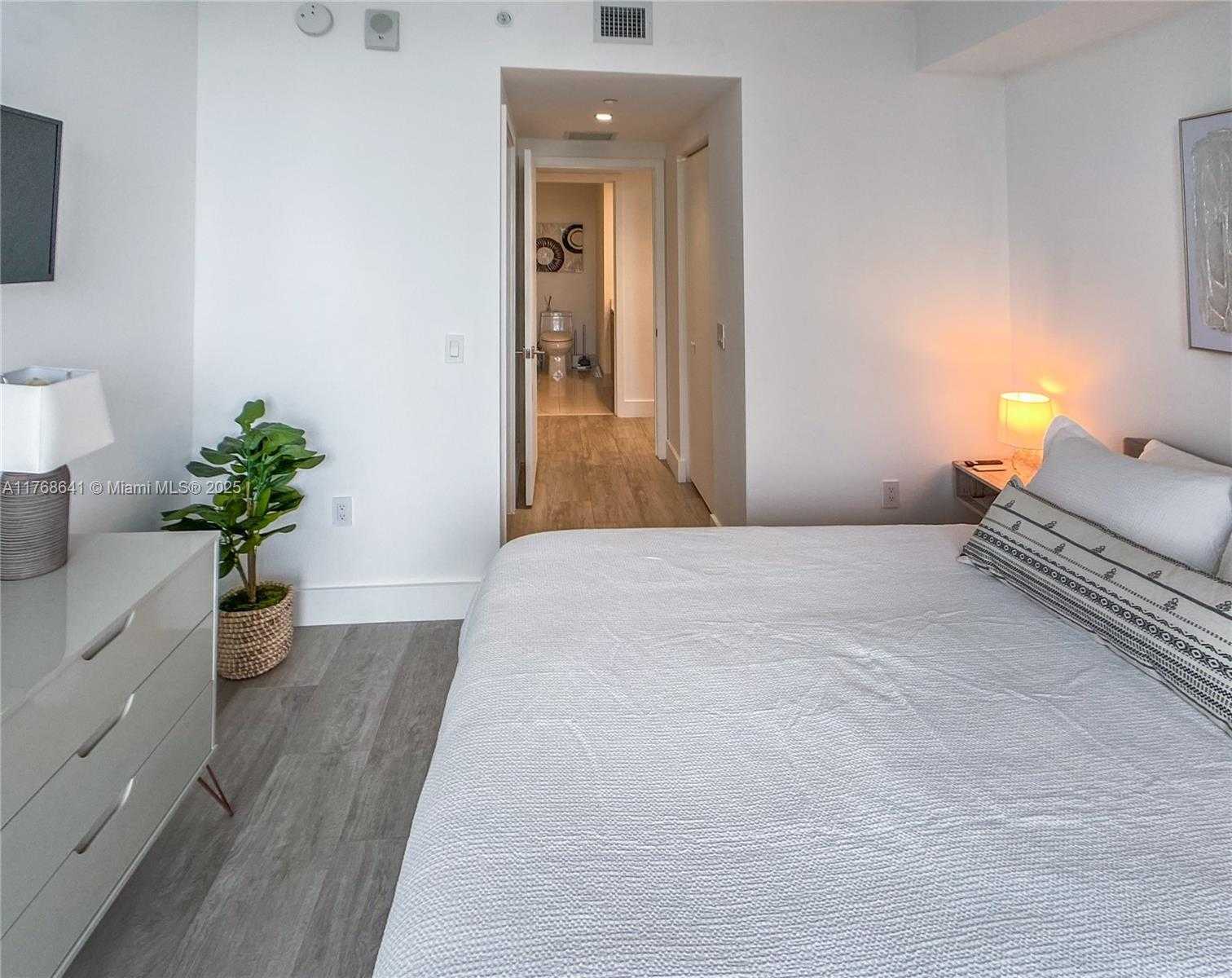 Small Image of 121 NORTH EAST 34TH ST #908, Miami Number 15