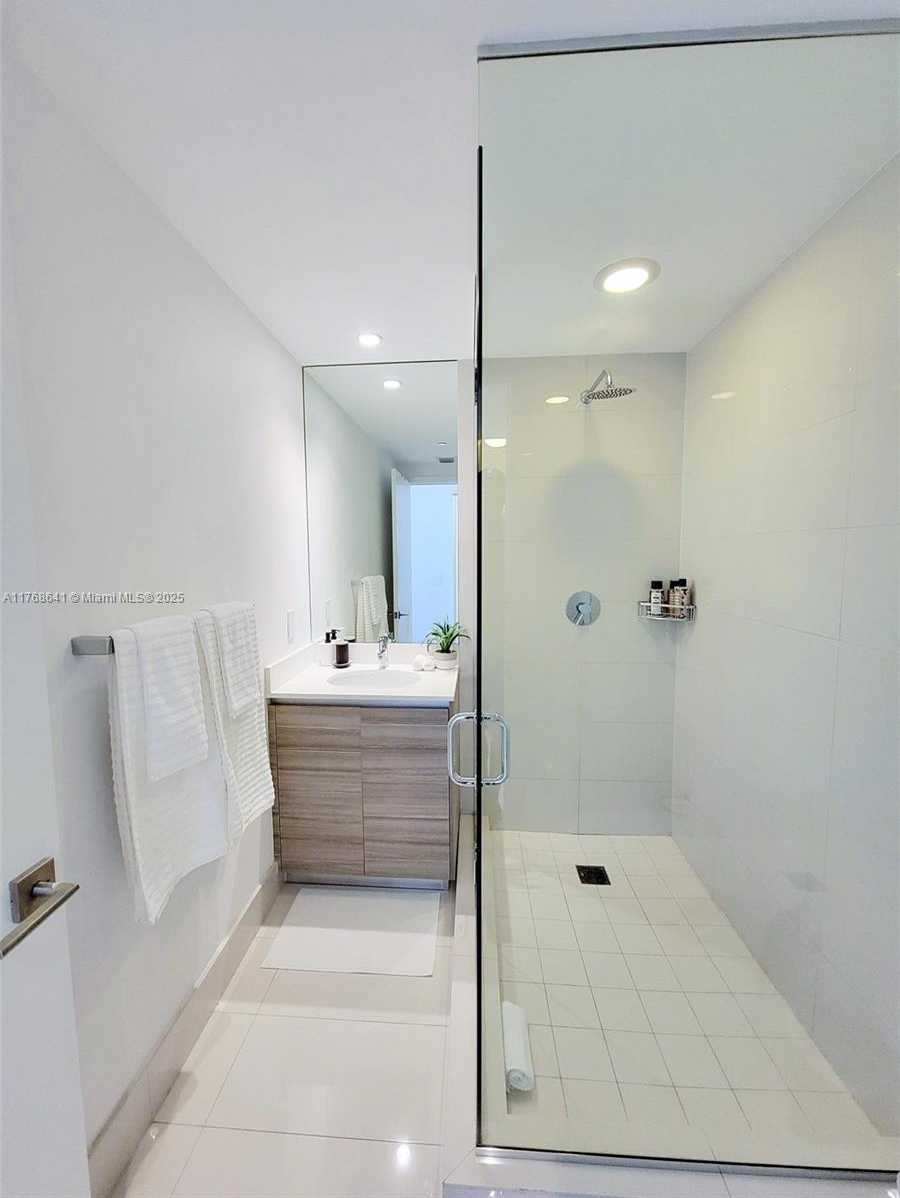 Small Image of 121 NORTH EAST 34TH ST #908, Miami Number 16