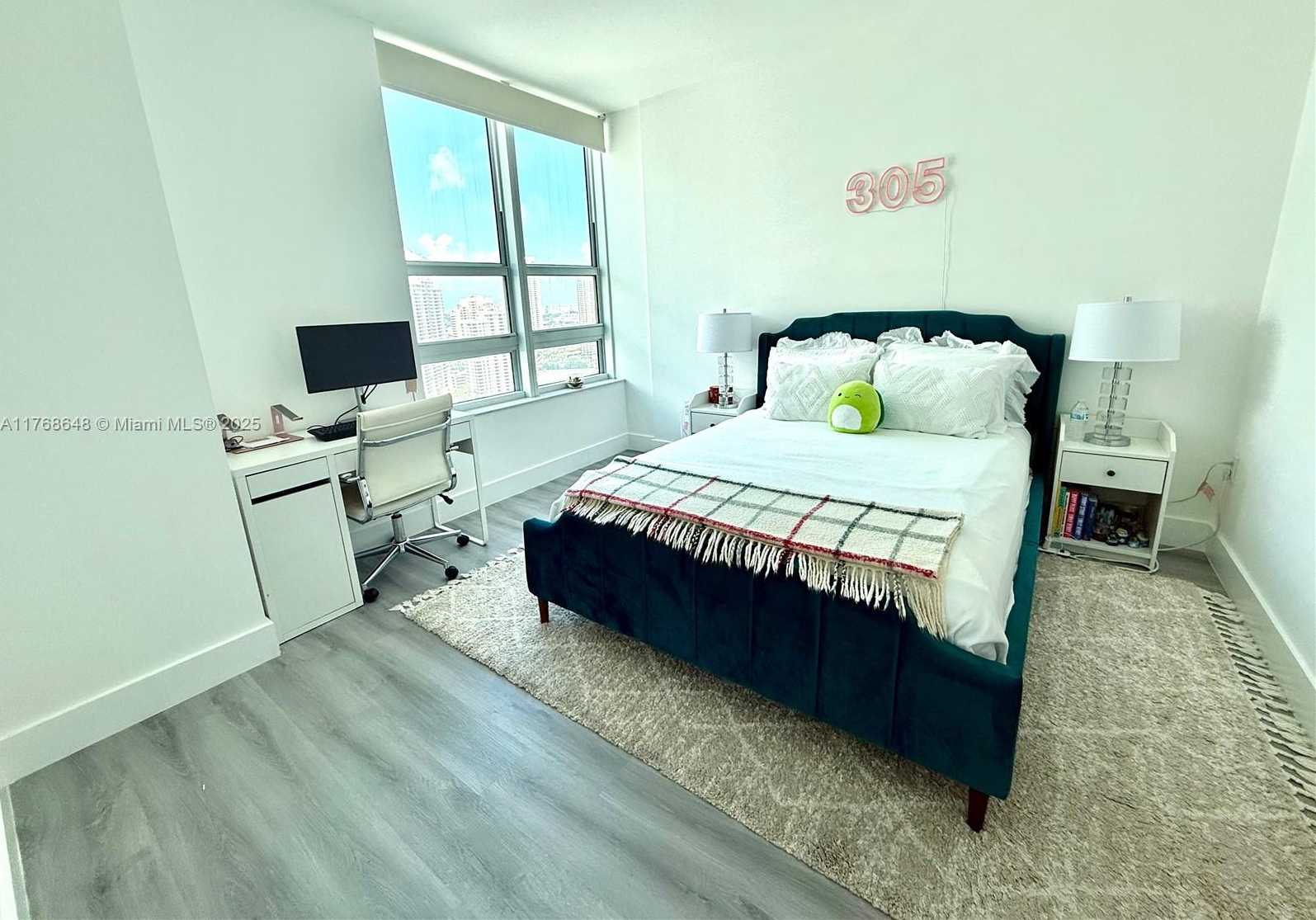 Small Image of 950 BRICKELL BAY DR #2706, Florida City Number 10