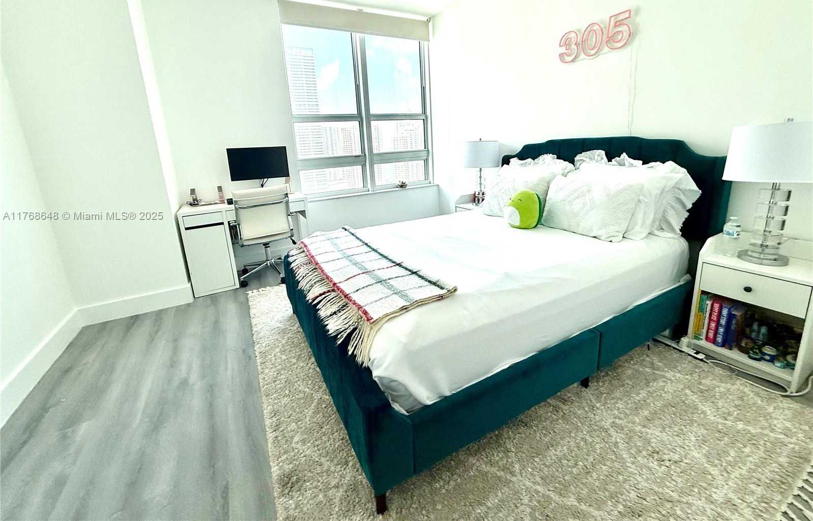 Small Image of 950 BRICKELL BAY DR #2706, Florida City Number 11