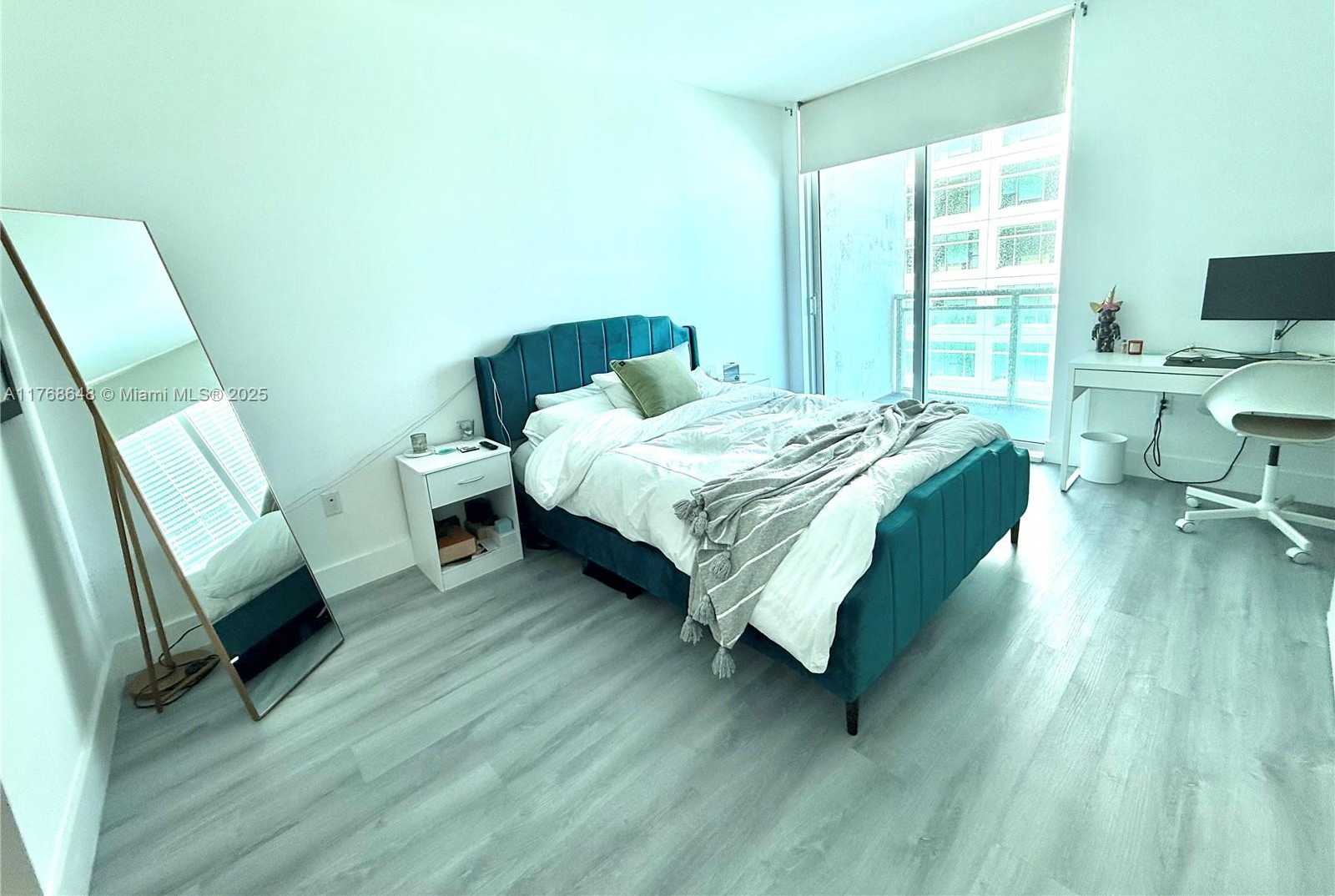 Small Image of 950 BRICKELL BAY DR #2706, Florida City Number 9