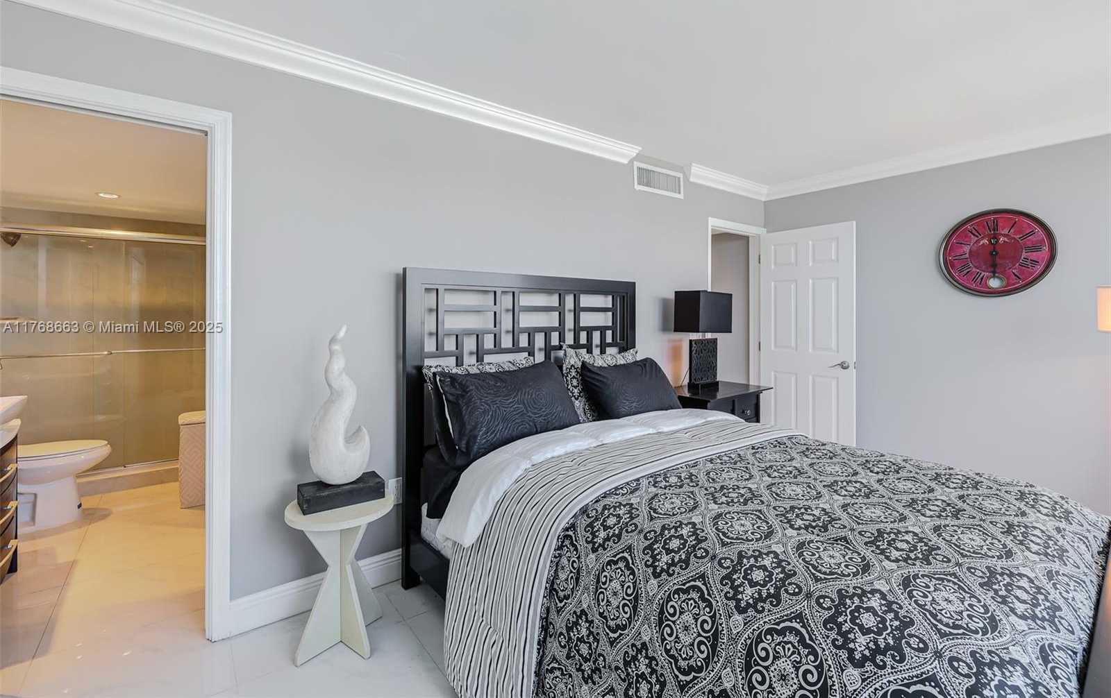 Small Image of 5838 COLLINS AVE #15D, Miami Beach Number 24