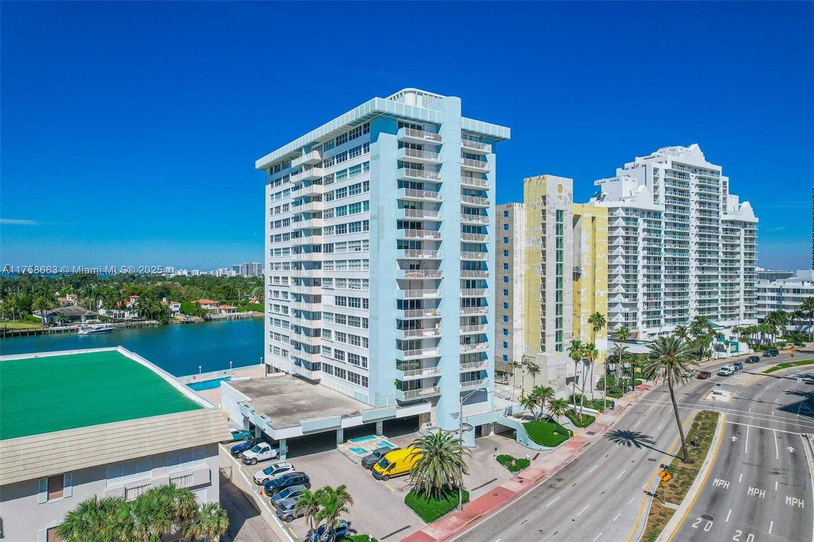 Small Image of 5838 COLLINS AVE #15D, Miami Beach Number 3