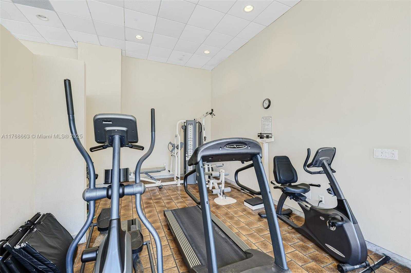 Small Image of 5838 COLLINS AVE #15D, Miami Beach Number 36