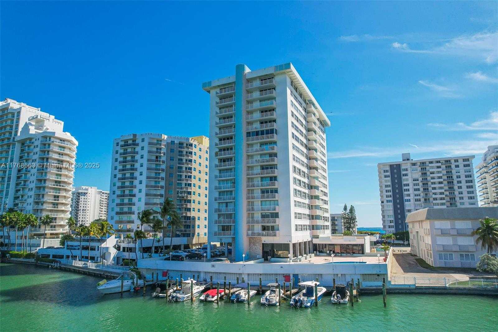 Small Image of 5838 COLLINS AVE #15D, Miami Beach Number 54