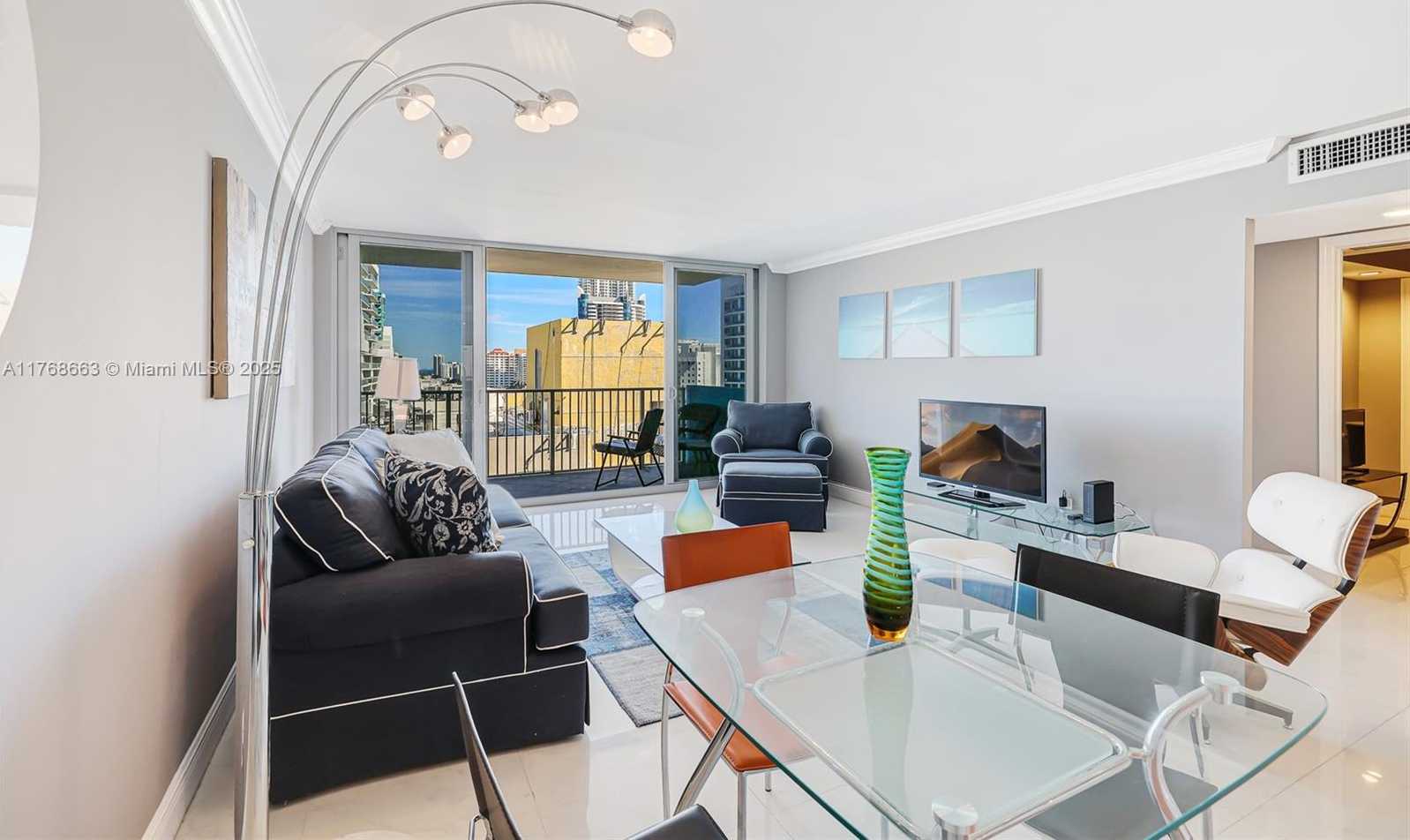 Small Image of 5838 COLLINS AVE #15D, Miami Beach Number 9