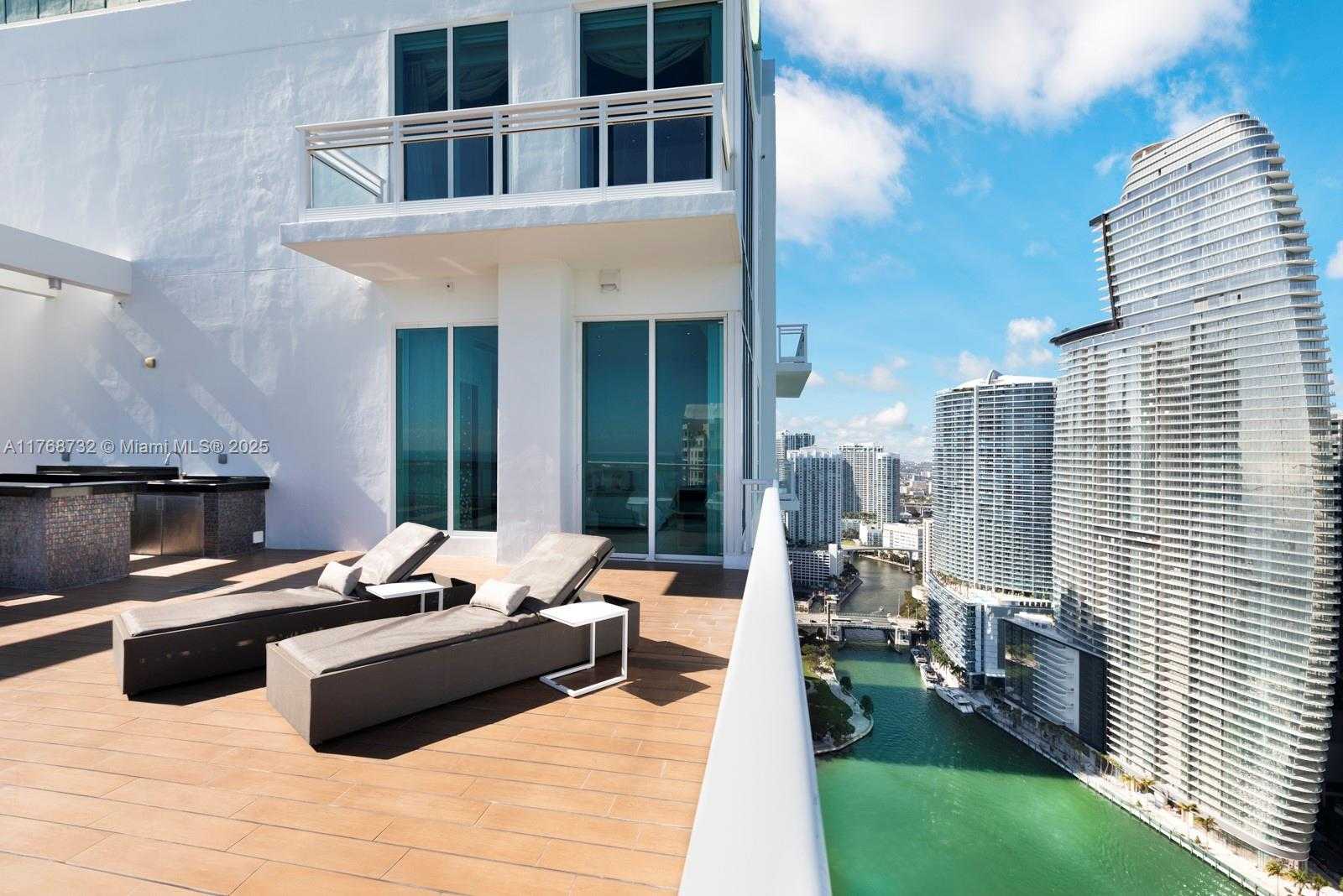 Small Image of 900 BRICKELL KEY BLVD #PH3403, Miami Number 45