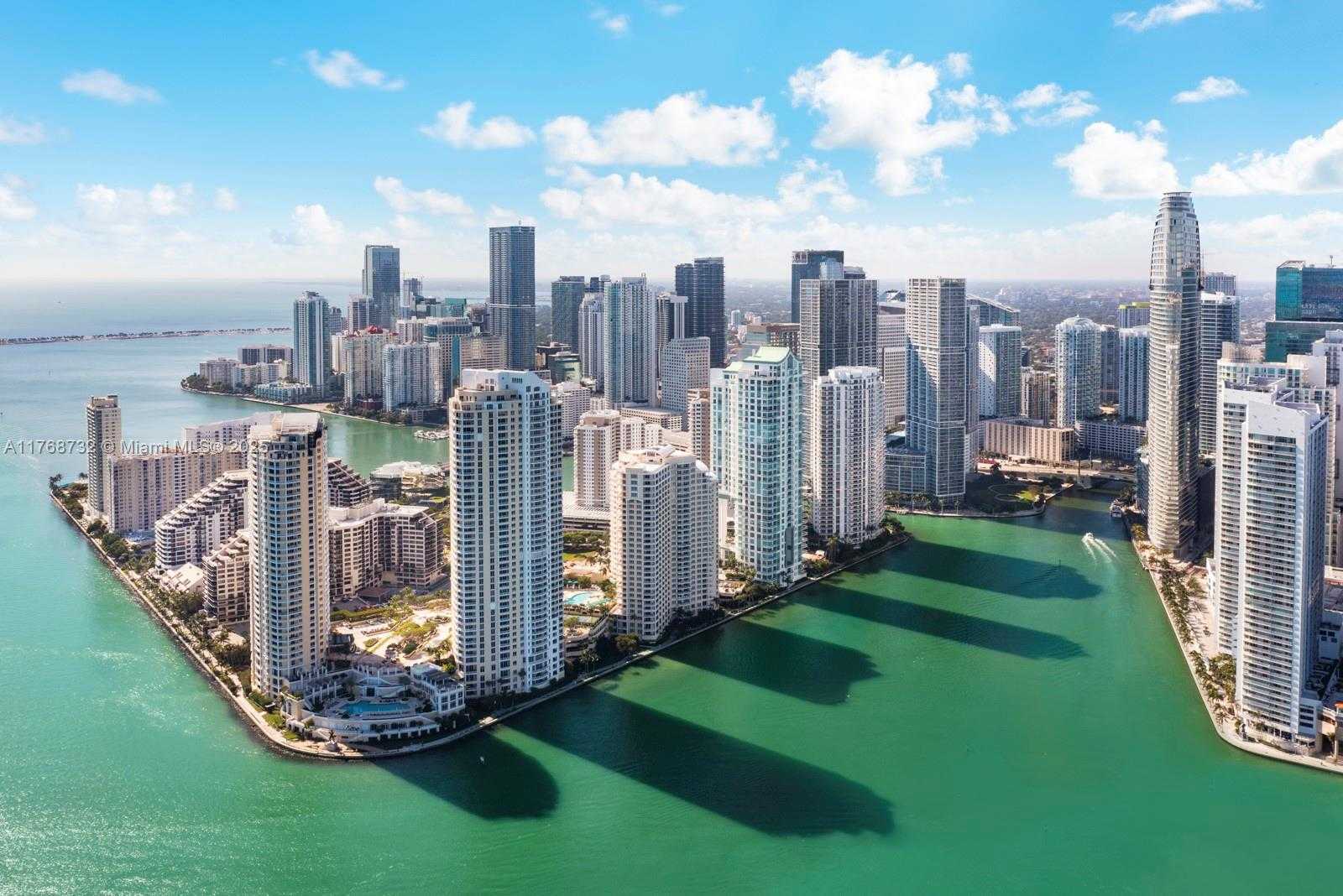 Small Image of 900 BRICKELL KEY BLVD #PH3403, Miami Number 5