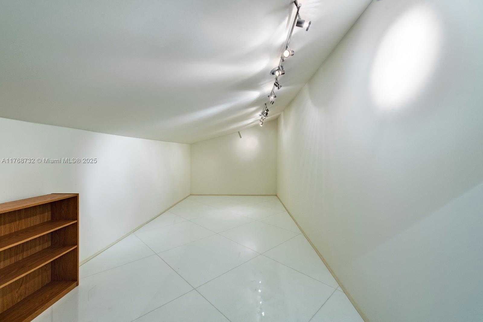Small Image of 900 BRICKELL KEY BLVD #PH3403, Miami Number 54