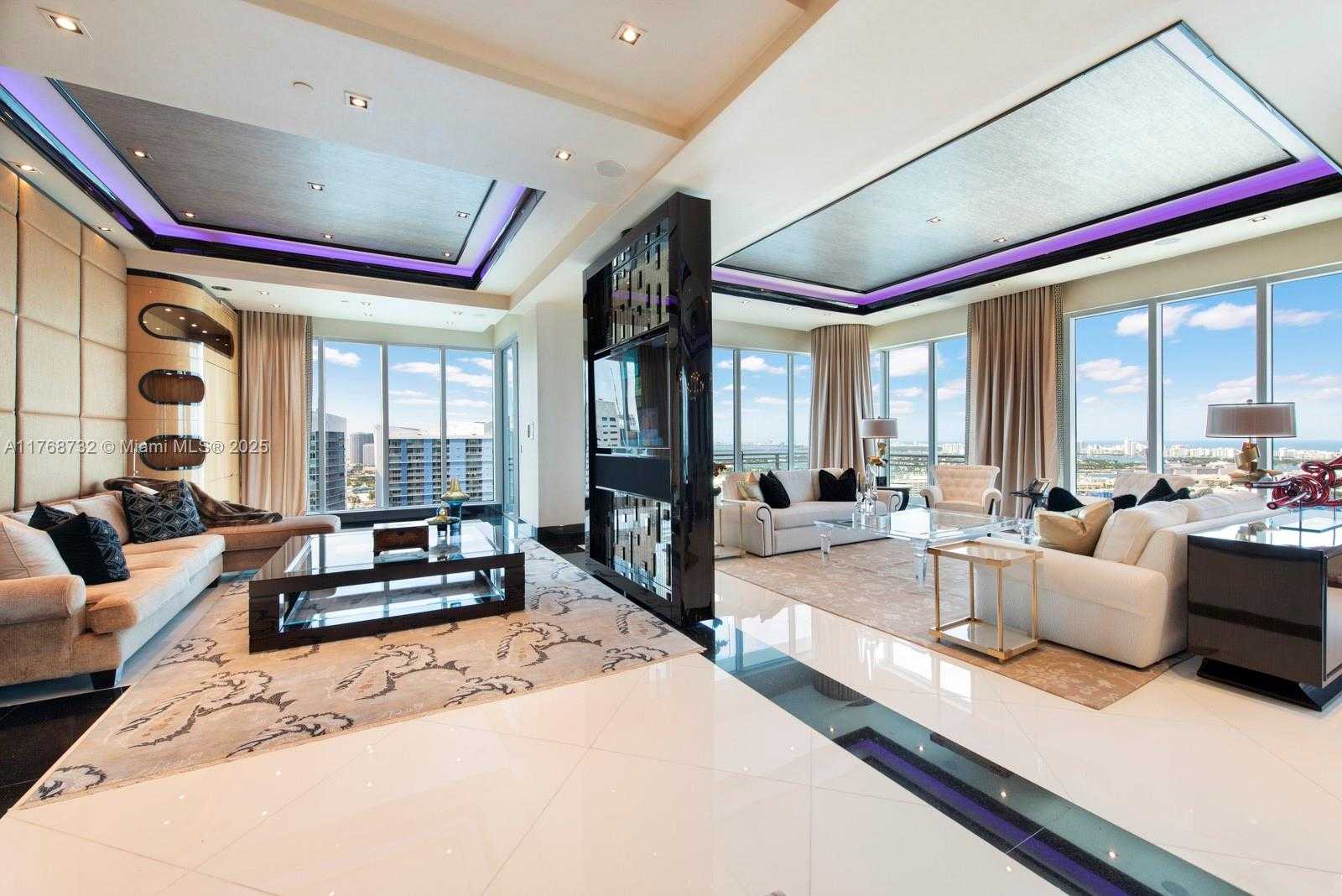 Small Image of 900 BRICKELL KEY BLVD #PH3403, Miami Number 8