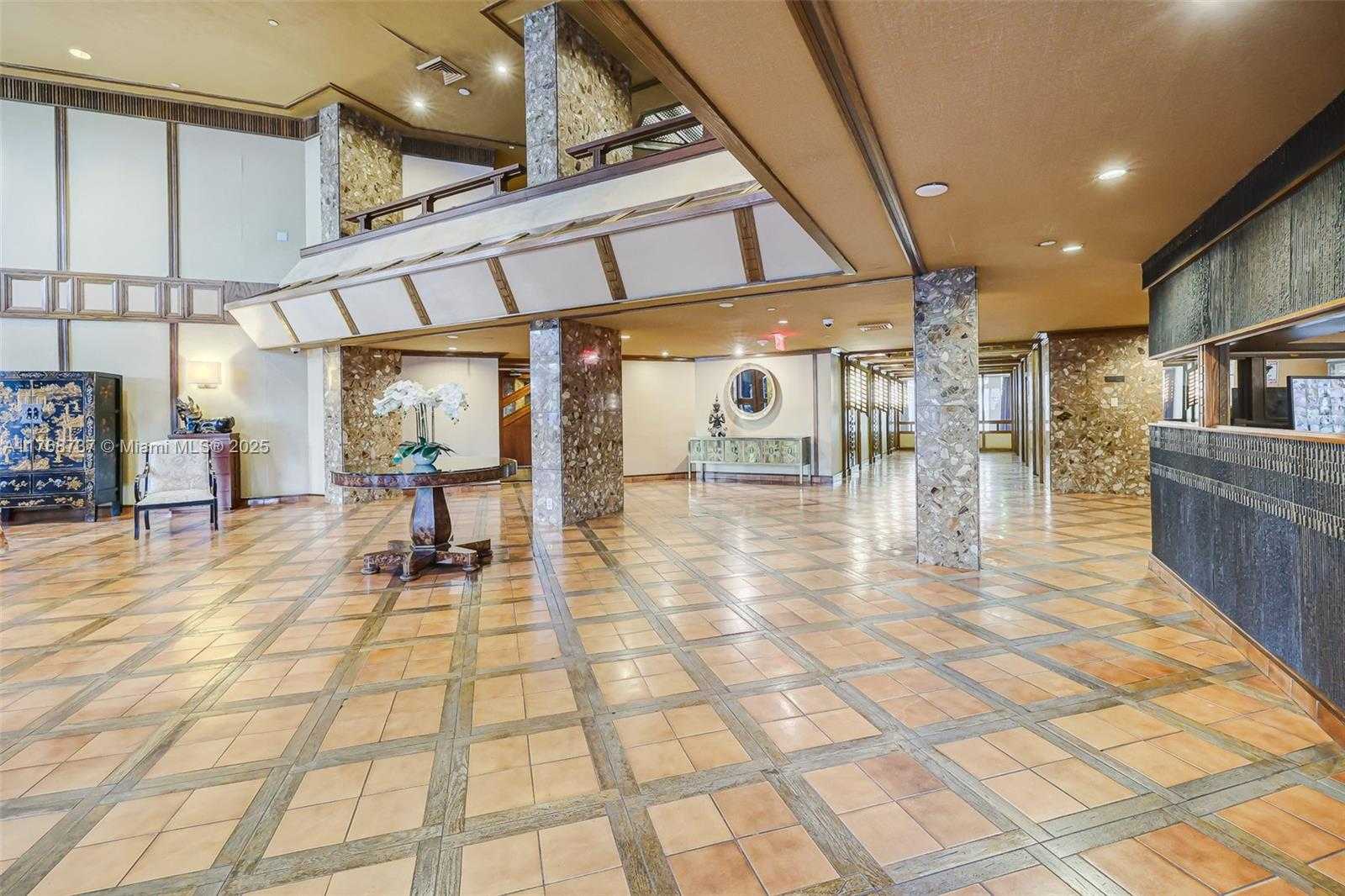 Small Image of 520 BRICKELL KEY DR #A714, Miami Number 4