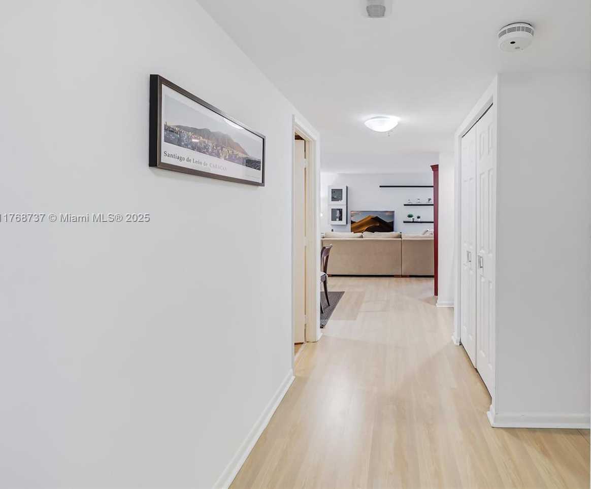 Small Image of 520 BRICKELL KEY DR #A714, Miami Number 5