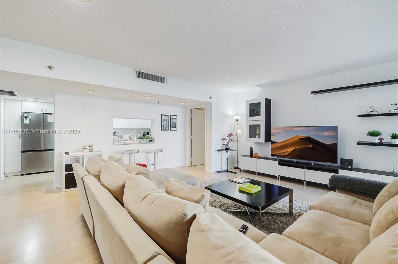 Small Image of 520 BRICKELL KEY DR #A714, Miami Number 9