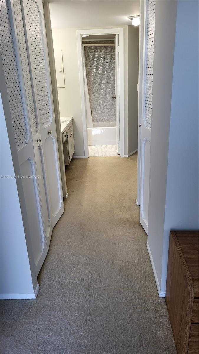 Small Image of 3401 NORTH COUNTRY CLUB DR #402, Aventura Number 24