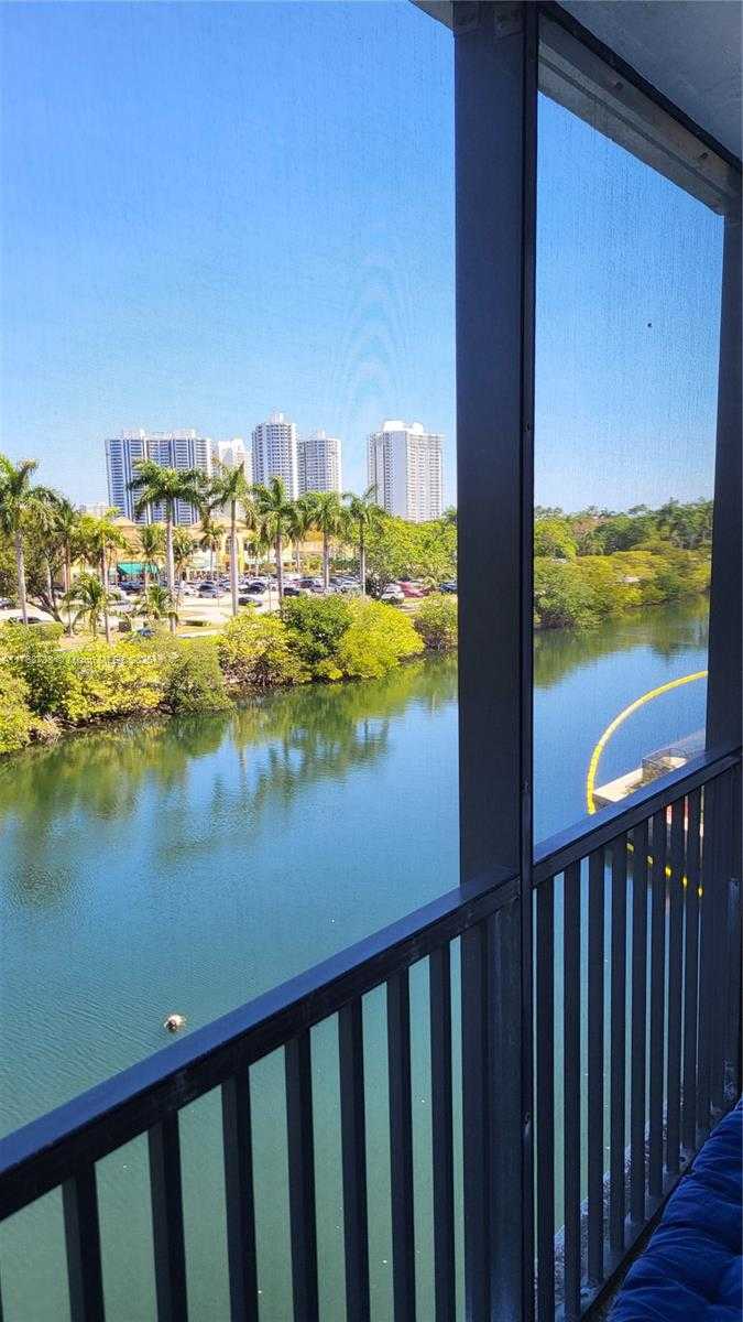 Small Image of 3401 NORTH COUNTRY CLUB DR #402, Aventura Number 3