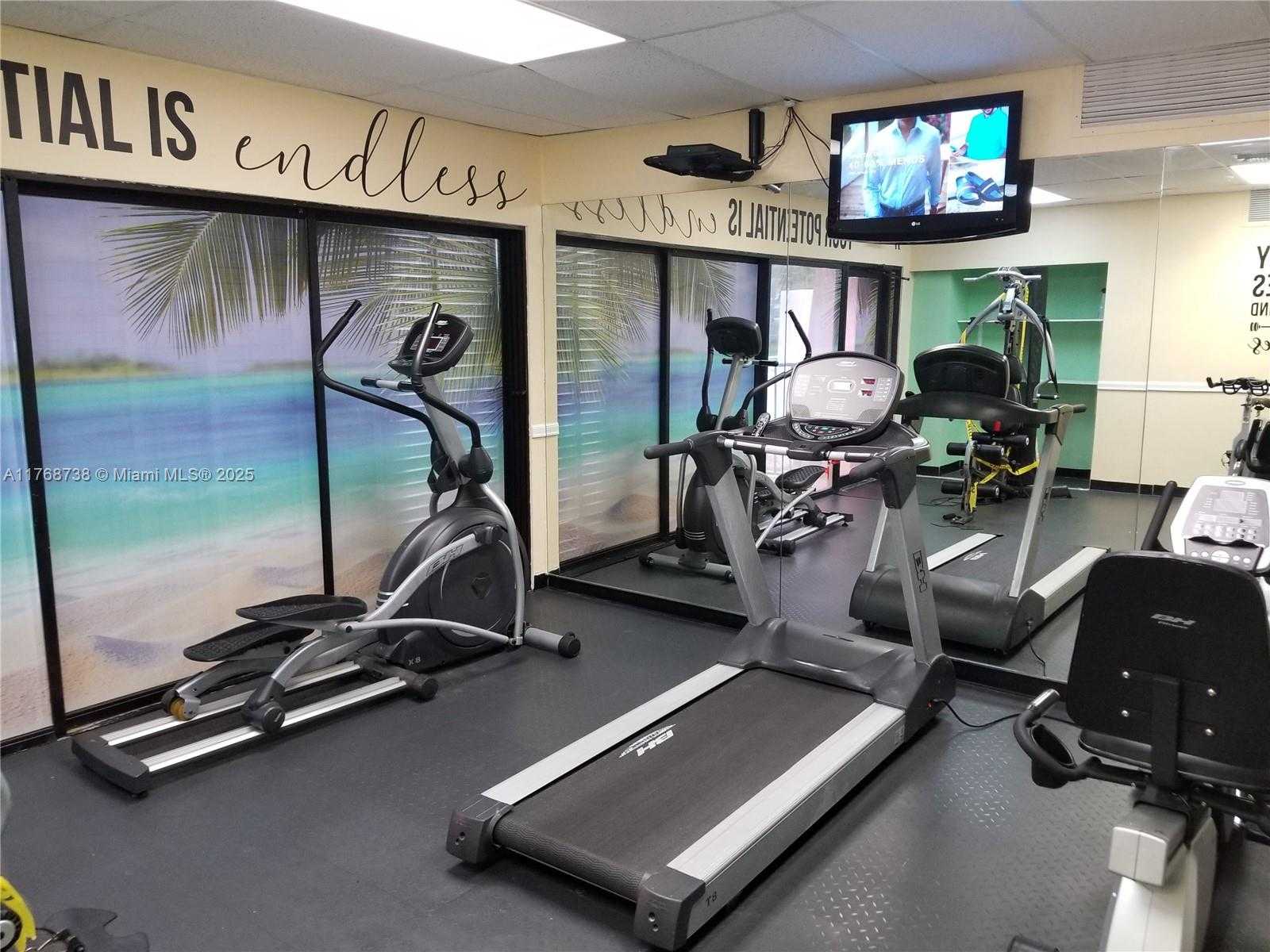 Small Image of 3401 NORTH COUNTRY CLUB DR #402, Aventura Number 40