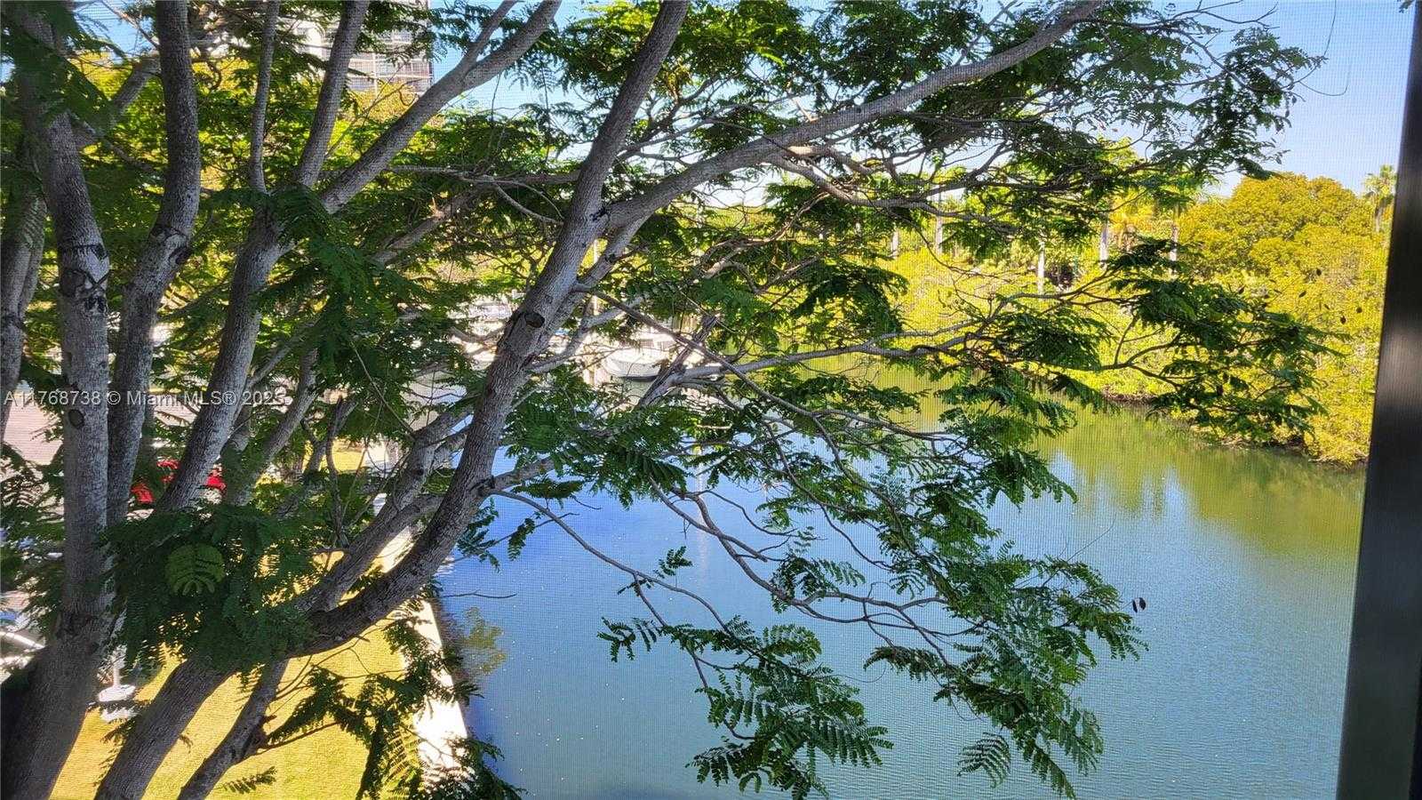 Small Image of 3401 NORTH COUNTRY CLUB DR #402, Aventura Number 5