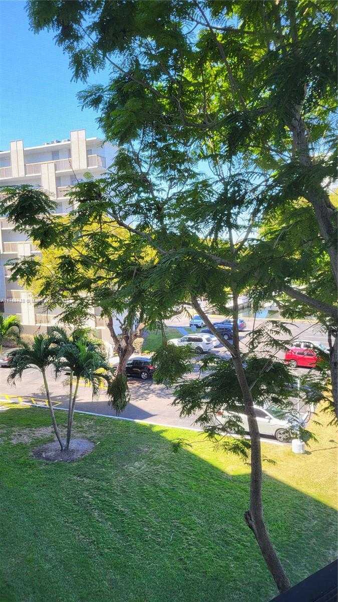 Small Image of 3401 NORTH COUNTRY CLUB DR #402, Aventura Number 6