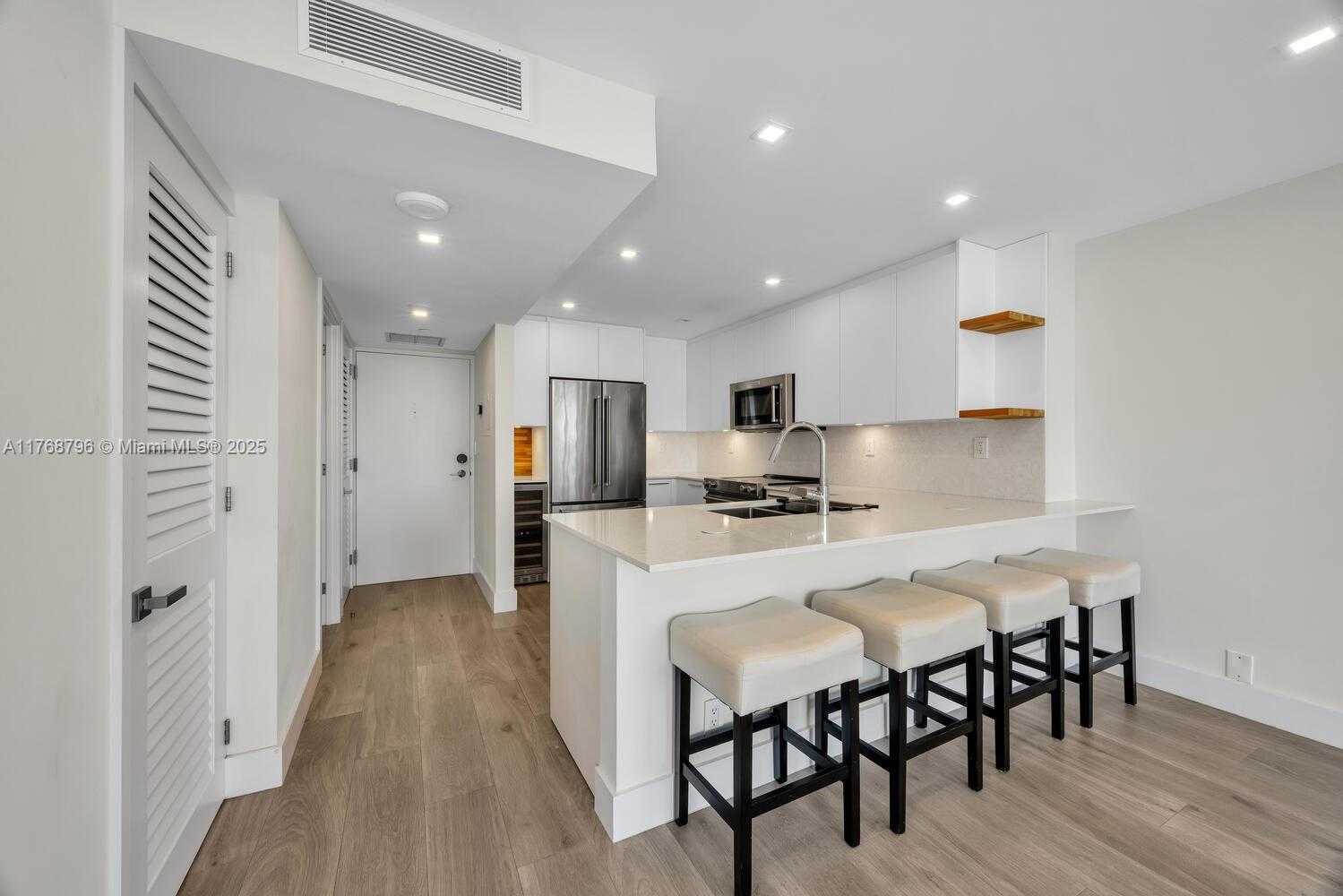 Small Image of 1901 BRICKELL AVE #B2304, Miami Number 12