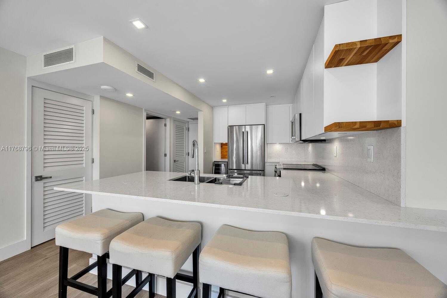 Small Image of 1901 BRICKELL AVE #B2304, Miami Number 14