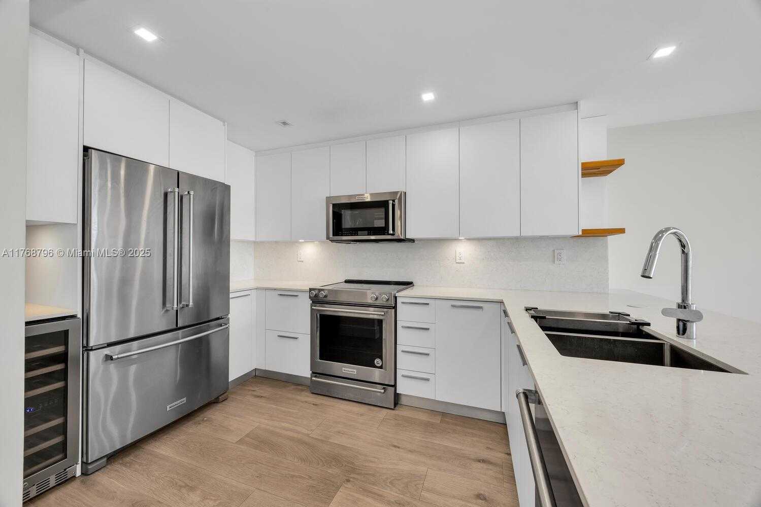 Small Image of 1901 BRICKELL AVE #B2304, Miami Number 15