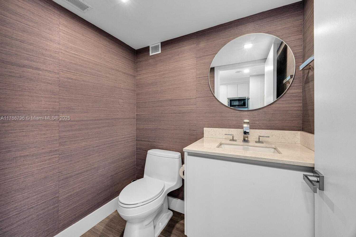Small Image of 1901 BRICKELL AVE #B2304, Miami Number 17
