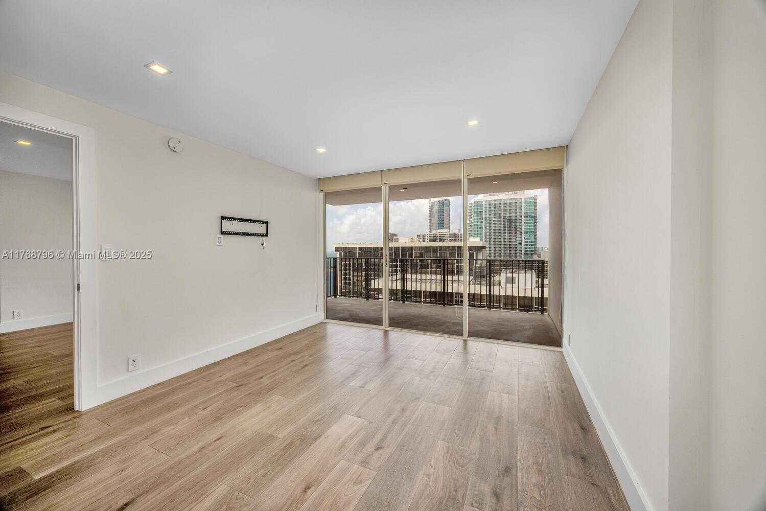 Small Image of 1901 BRICKELL AVE #B2304, Miami Number 18