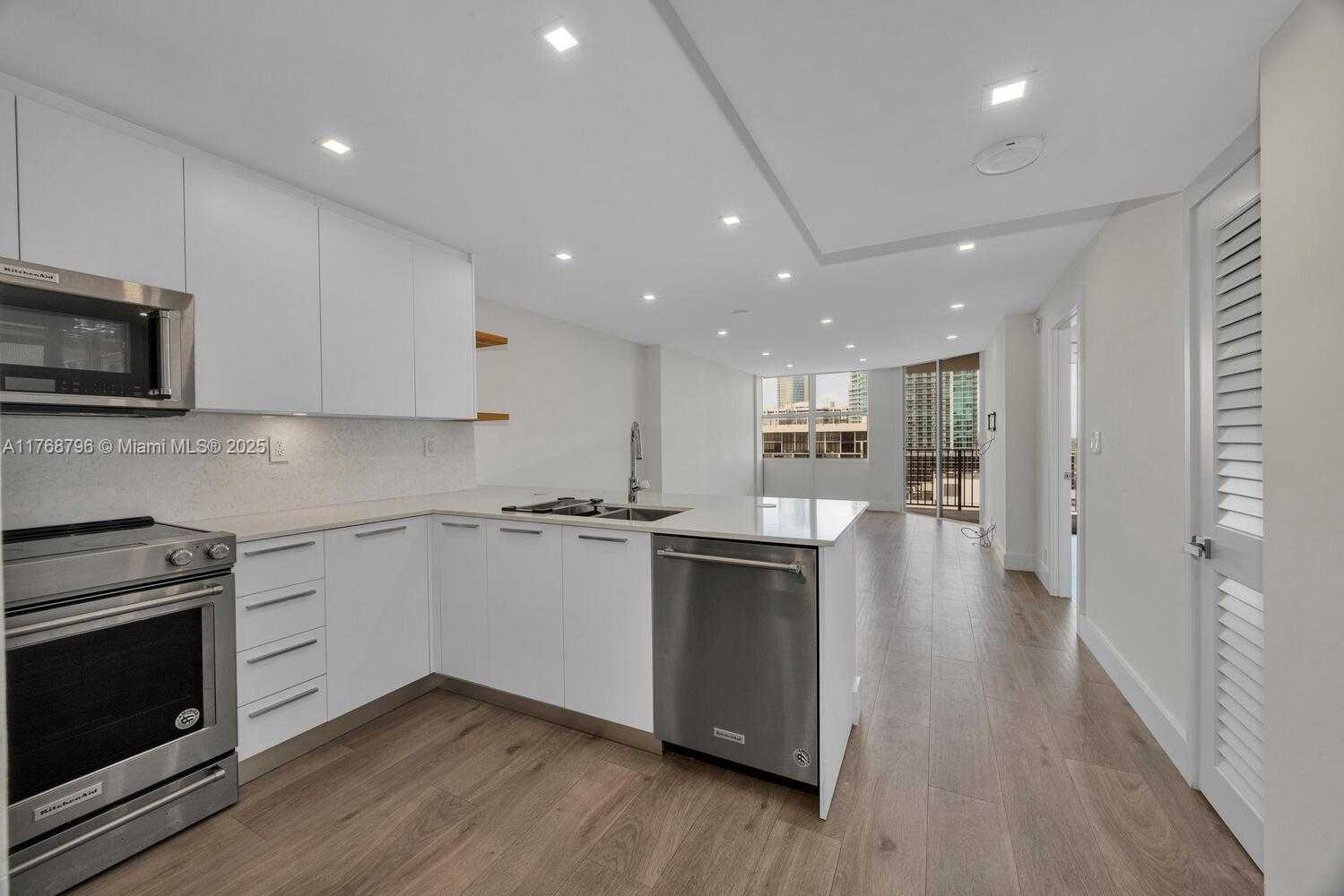 Small Image of 1901 BRICKELL AVE #B2304, Miami Number 5