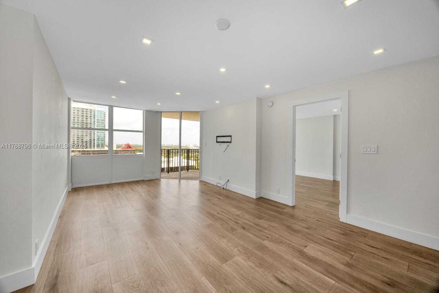 Small Image of 1901 BRICKELL AVE #B2304, Miami Number 6