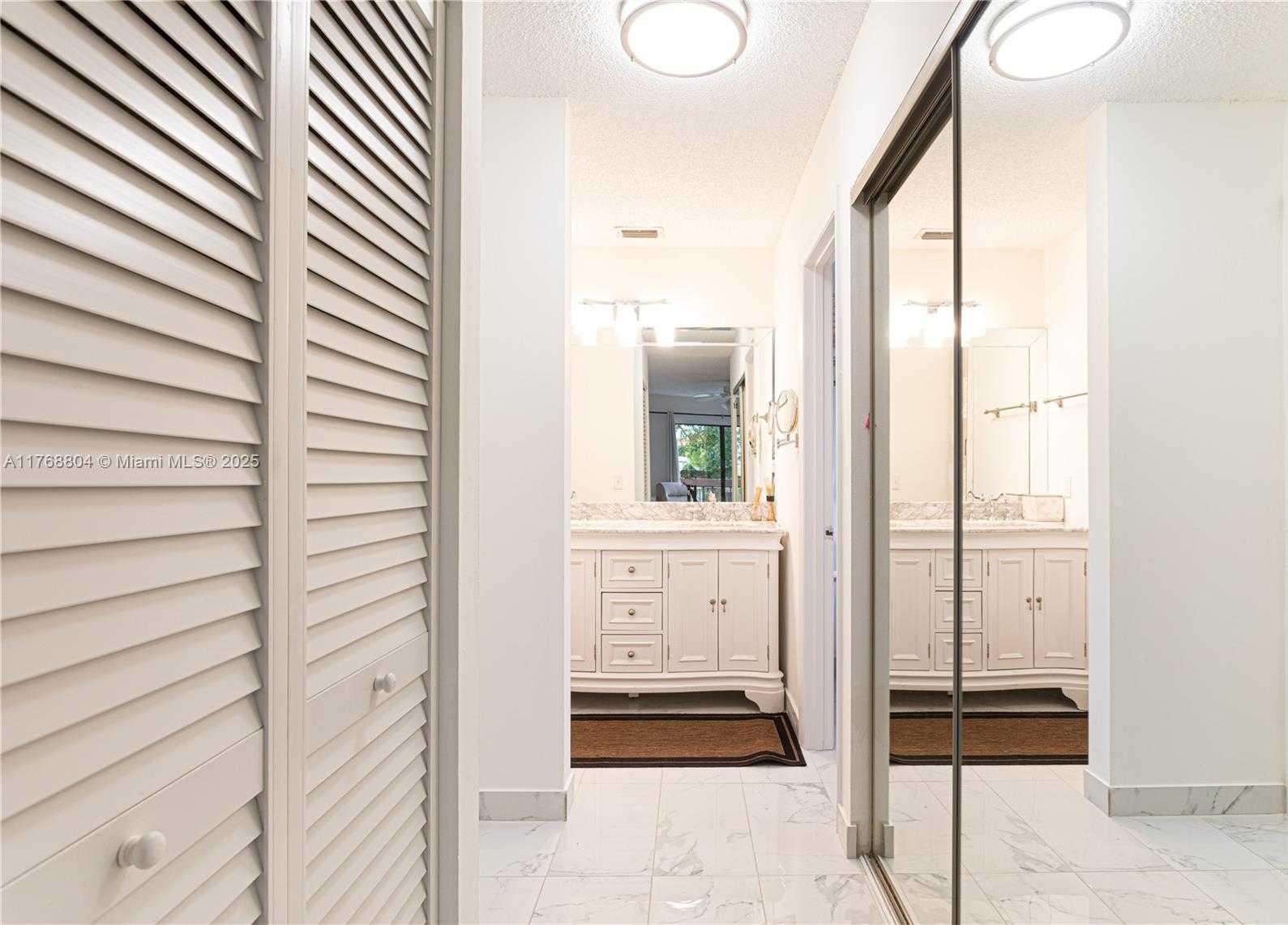 Small Image of 4016 PALM BAY CIR #C, West Palm Beach Number 10