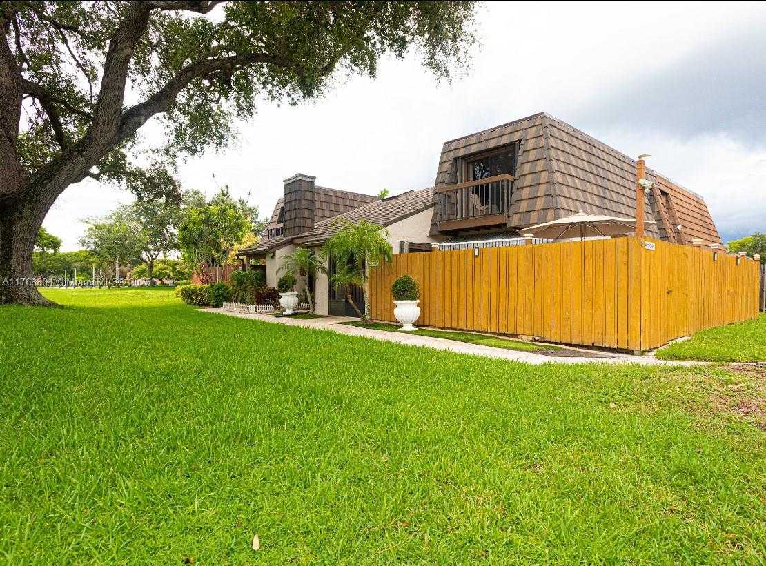 Small Image of 4016 PALM BAY CIR #C, West Palm Beach Number 17