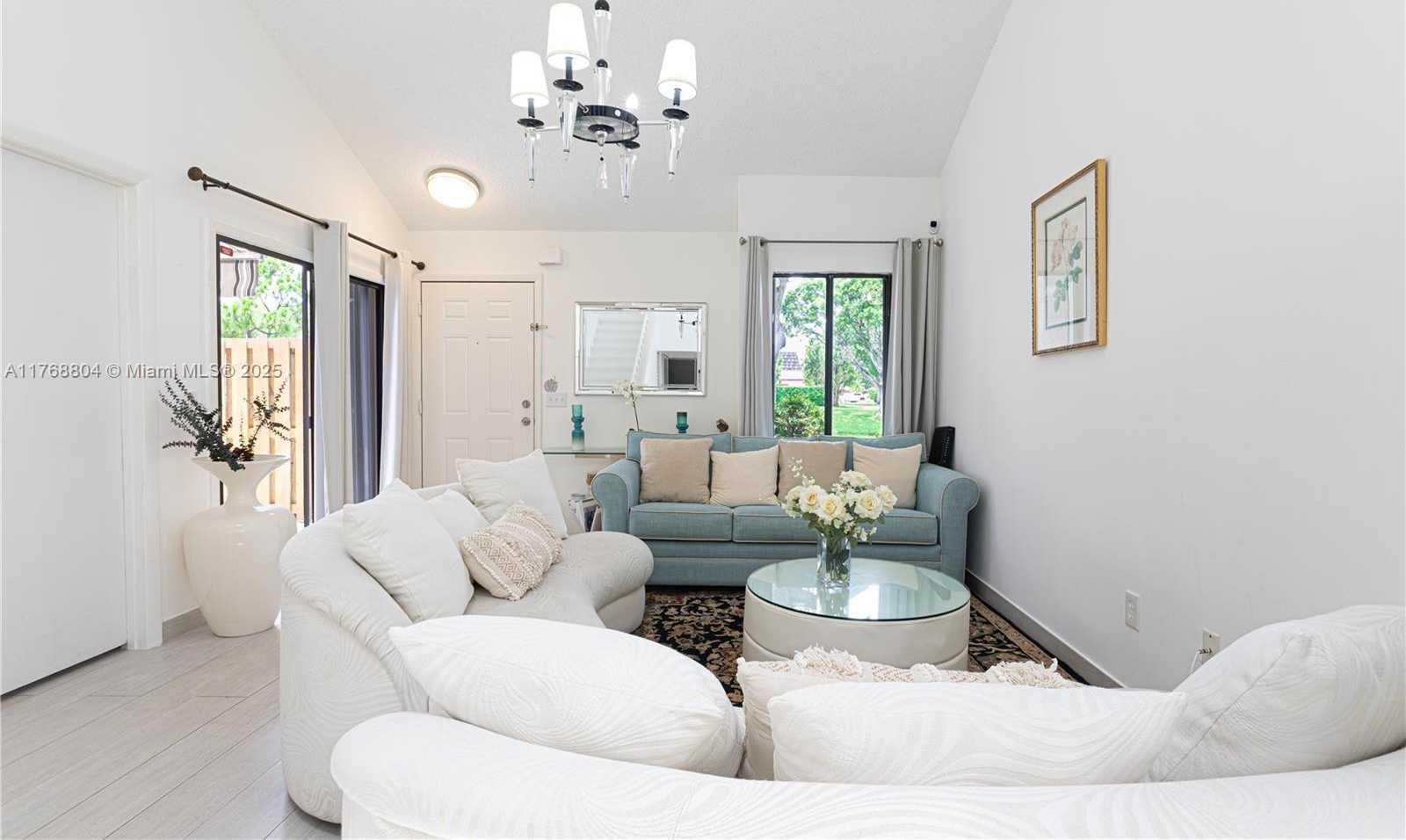 Small Image of 4016 PALM BAY CIR #C, West Palm Beach Number 2