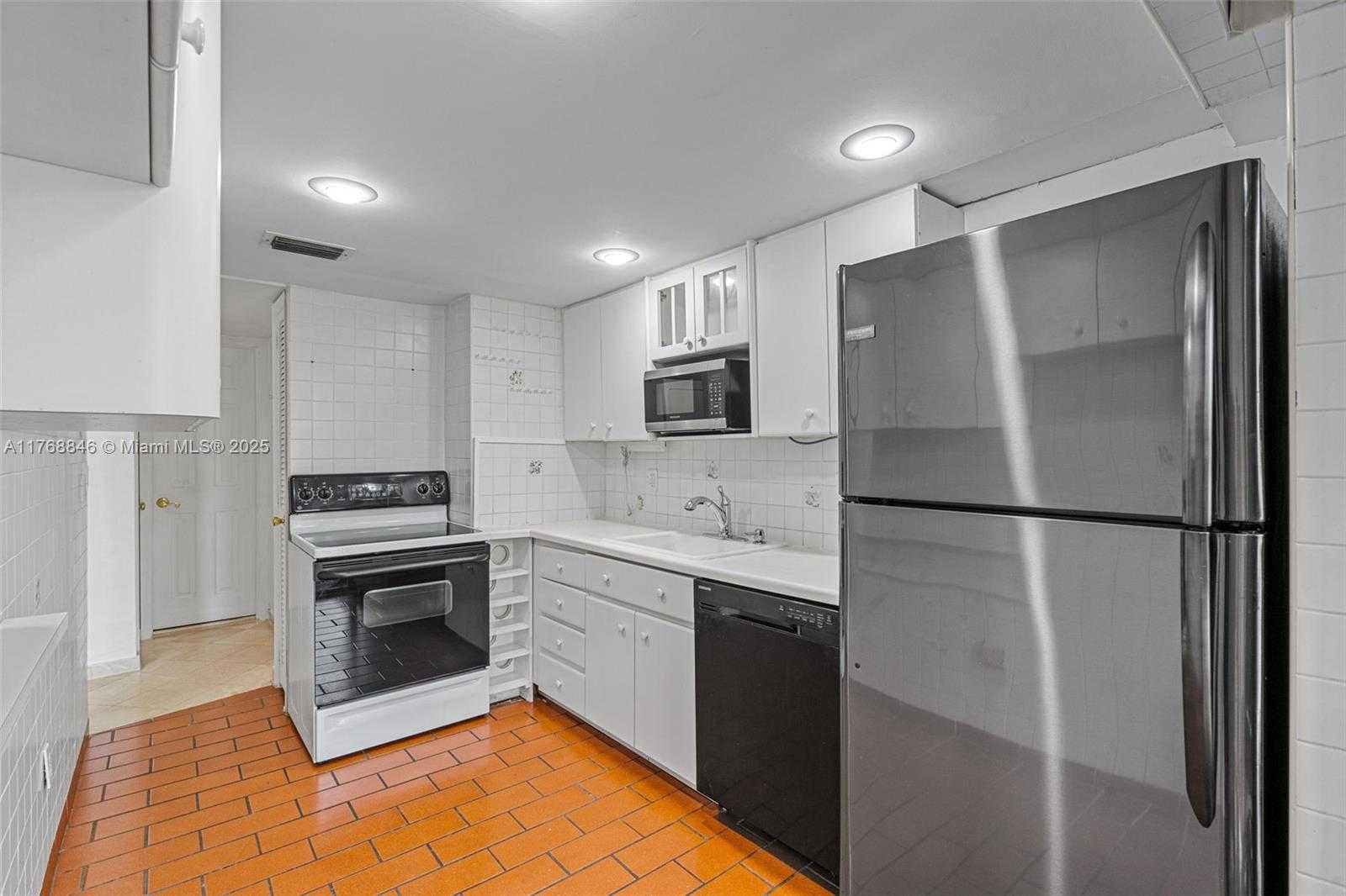 Small Image of 77 CRANDON BLVD #2B, Key Biscayne Number 20