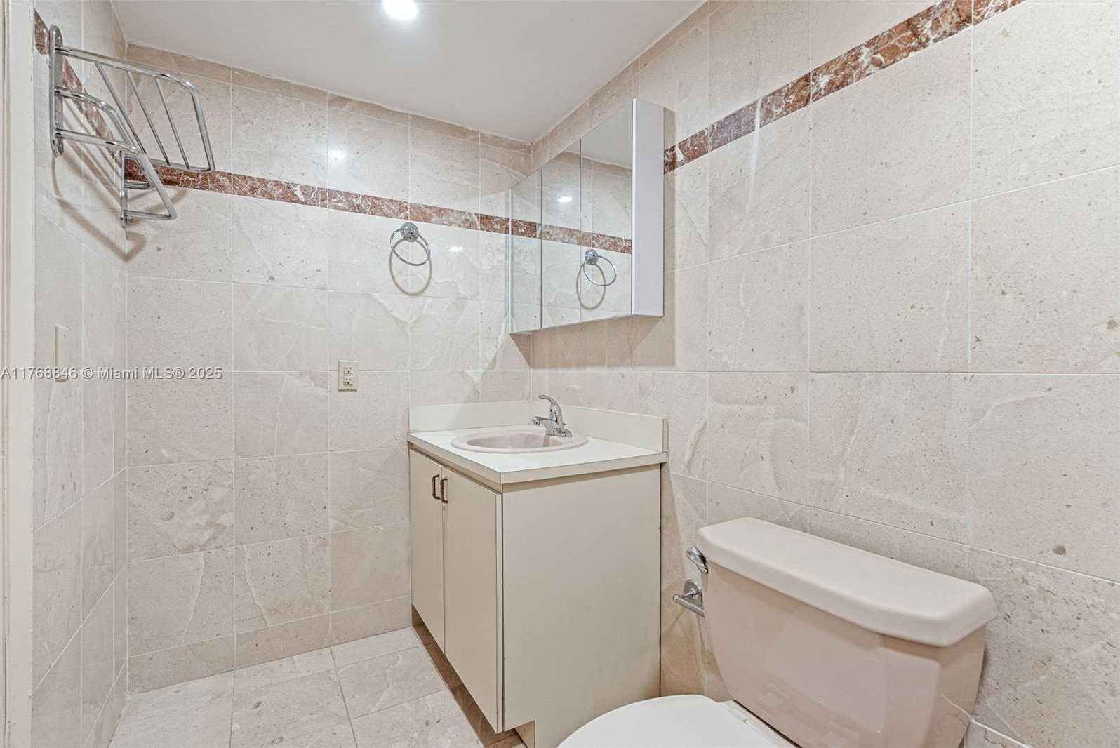 Small Image of 77 CRANDON BLVD #2B, Key Biscayne Number 23