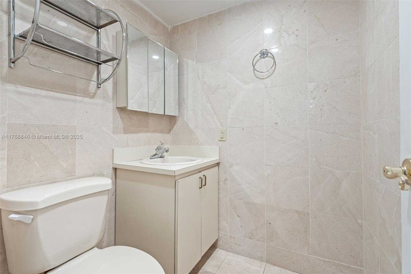 Small Image of 77 CRANDON BLVD #2B, Key Biscayne Number 30