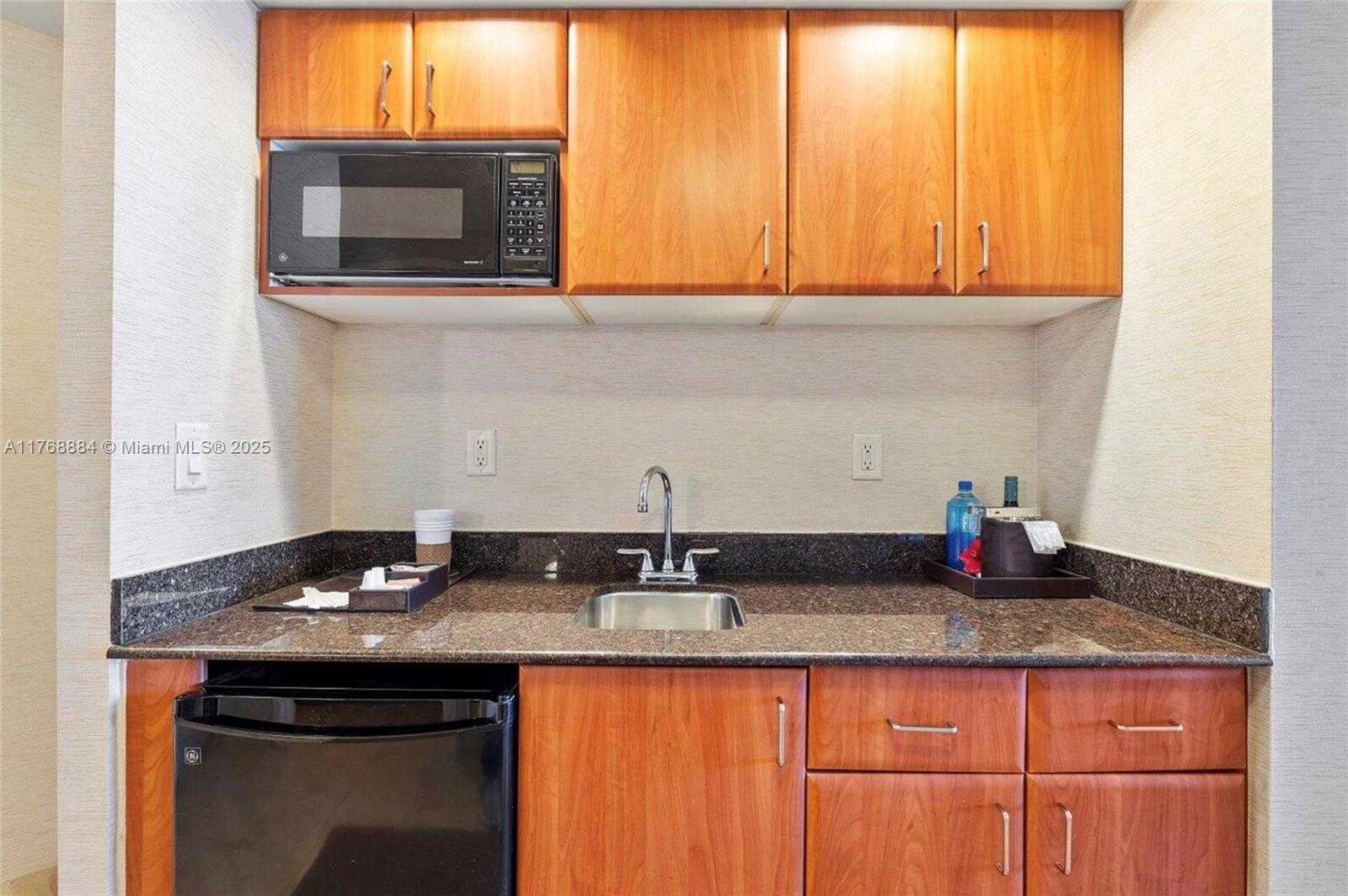 Small Image of 18001 COLLINS AVE #1415, Sunny Isles Beach Number 5