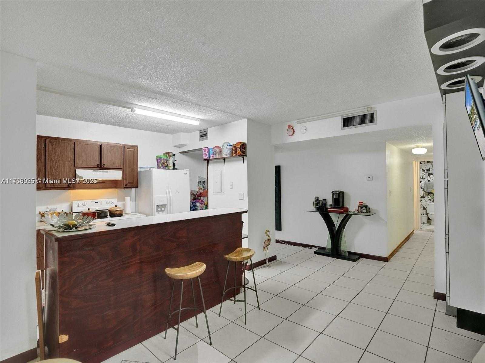 Small Image of 20301 NORTH EAST 30TH AVE #122-5, Aventura Number 15