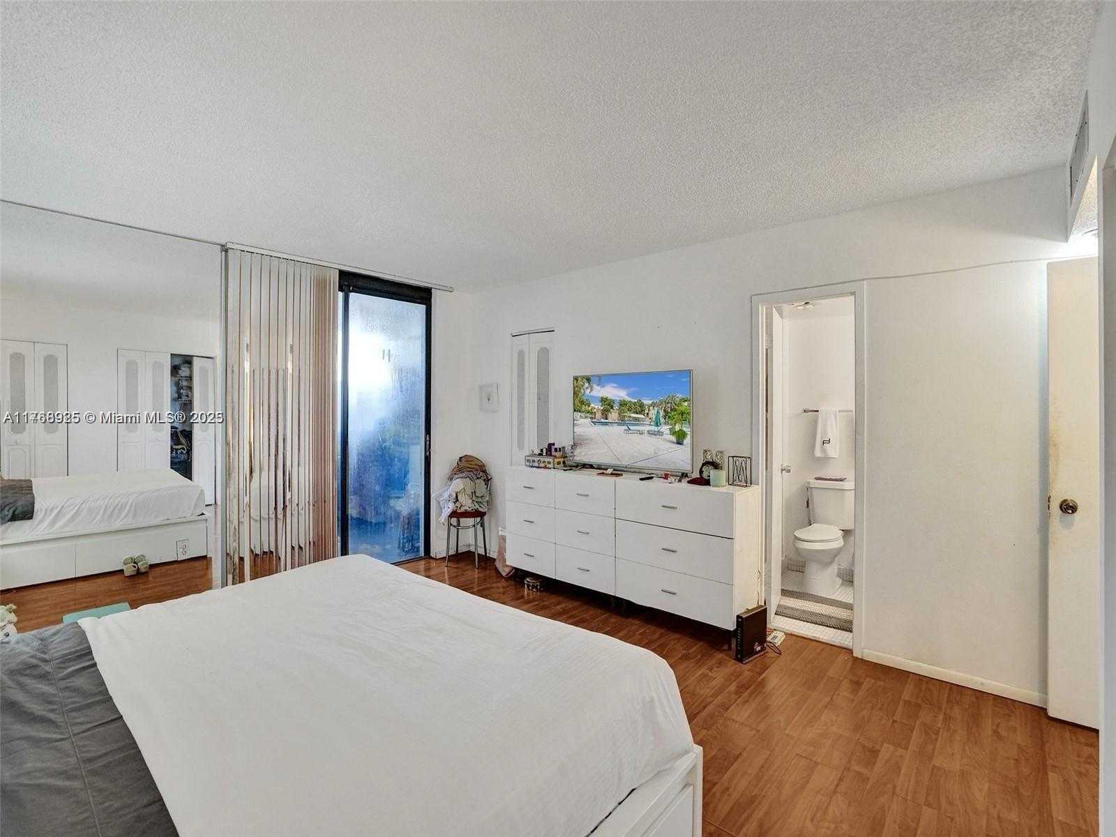 Small Image of 20301 NORTH EAST 30TH AVE #122-5, Aventura Number 16