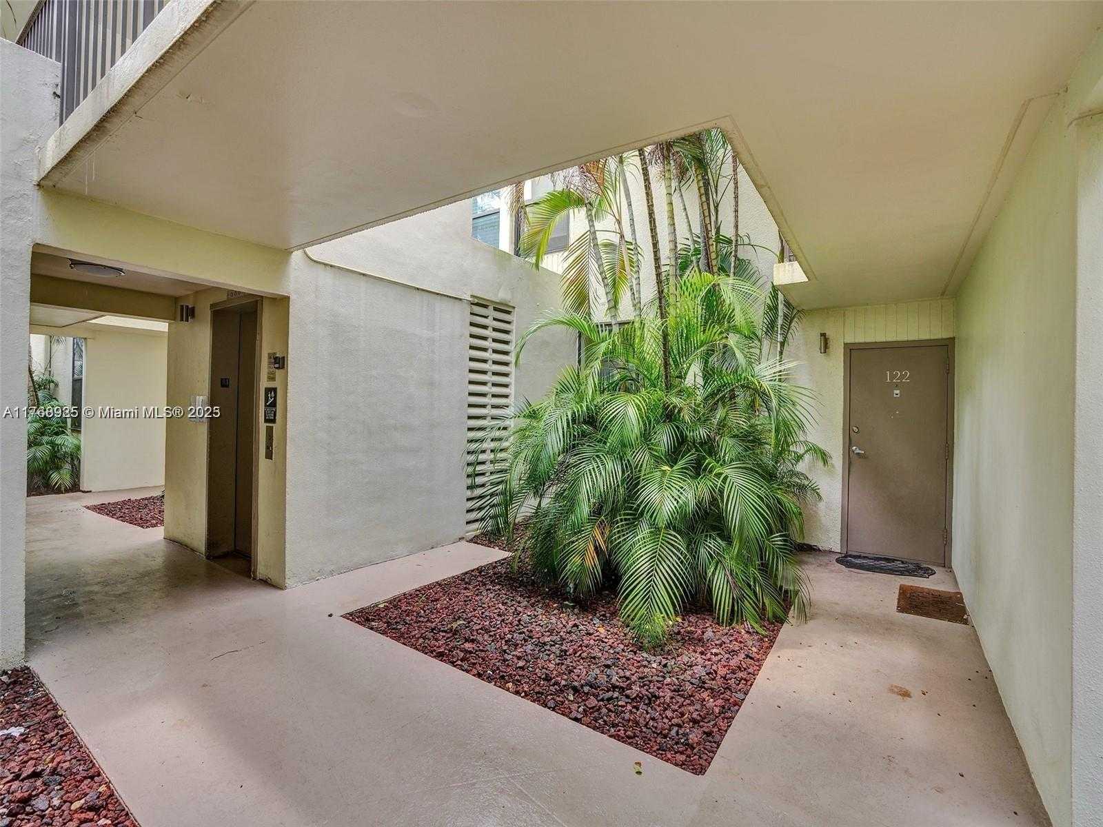 Small Image of 20301 NORTH EAST 30TH AVE #122-5, Aventura Number 19
