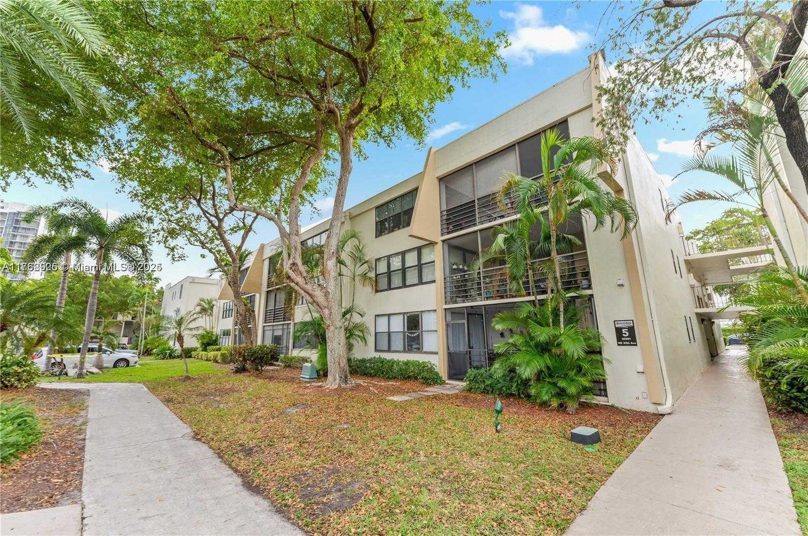 Small Image of 20301 NORTH EAST 30TH AVE #122-5, Aventura Number 29