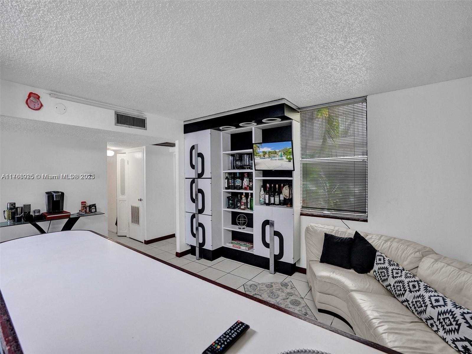 Small Image of 20301 NORTH EAST 30TH AVE #122-5, Aventura Number 5