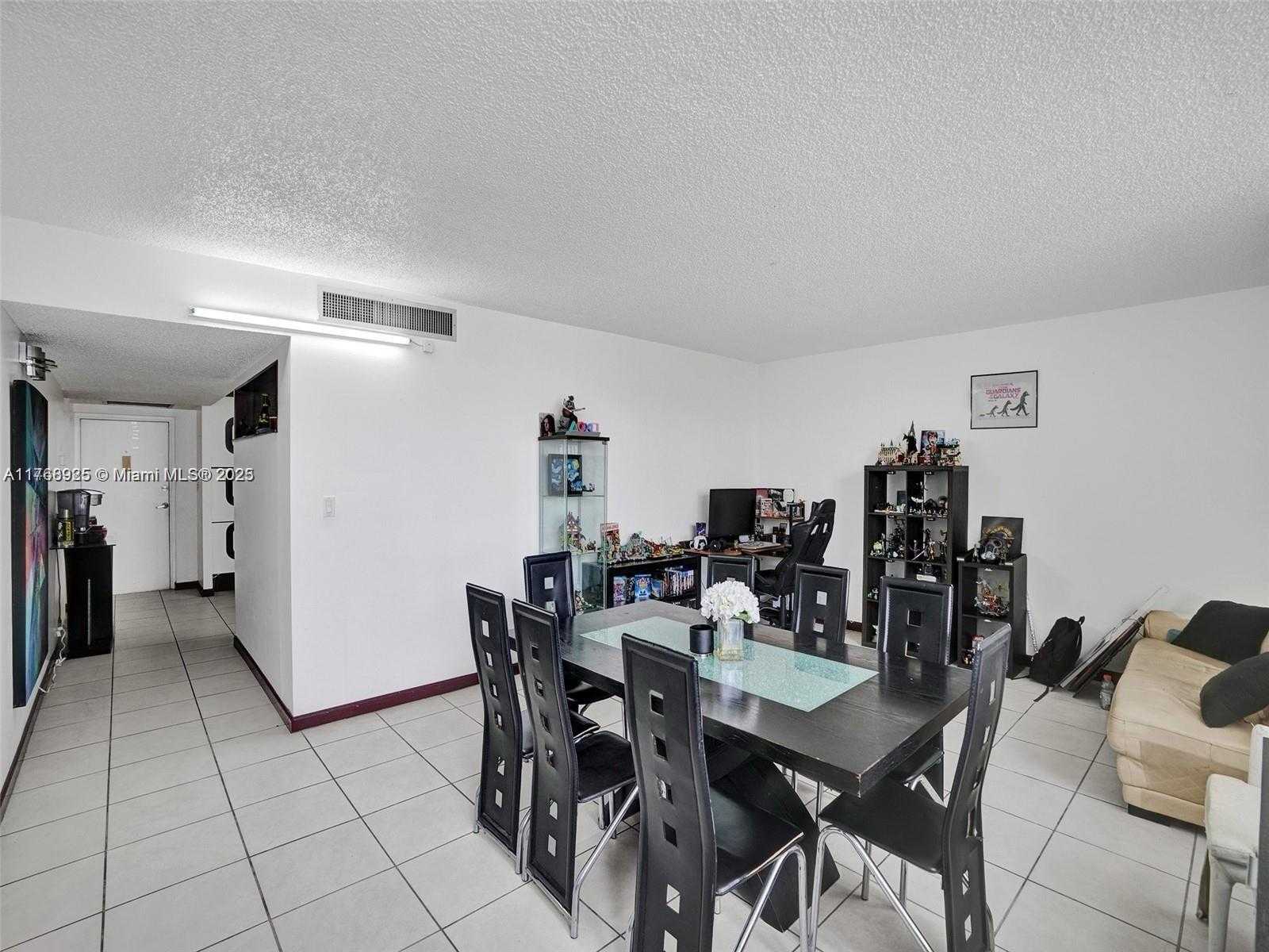 Small Image of 20301 NORTH EAST 30TH AVE #122-5, Aventura Number 6