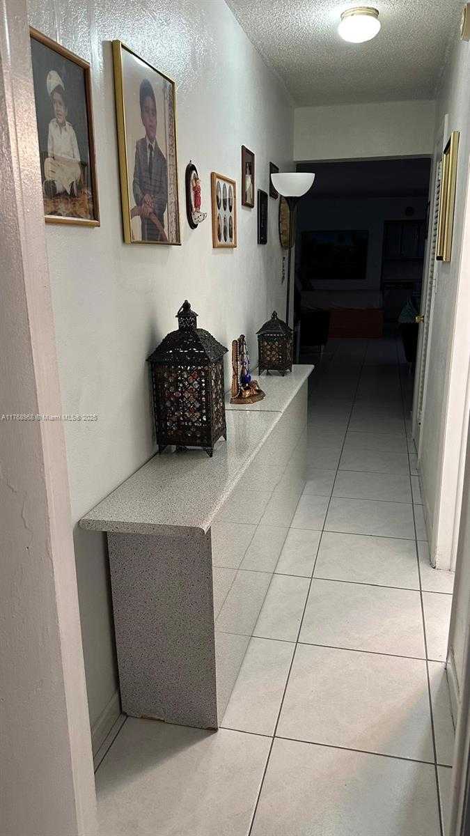 Small Image of 1340 LINCOLN RD #401, Miami Beach Number 14