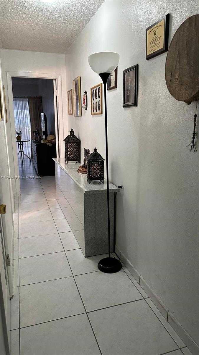 Small Image of 1340 LINCOLN RD #401, Miami Beach Number 15