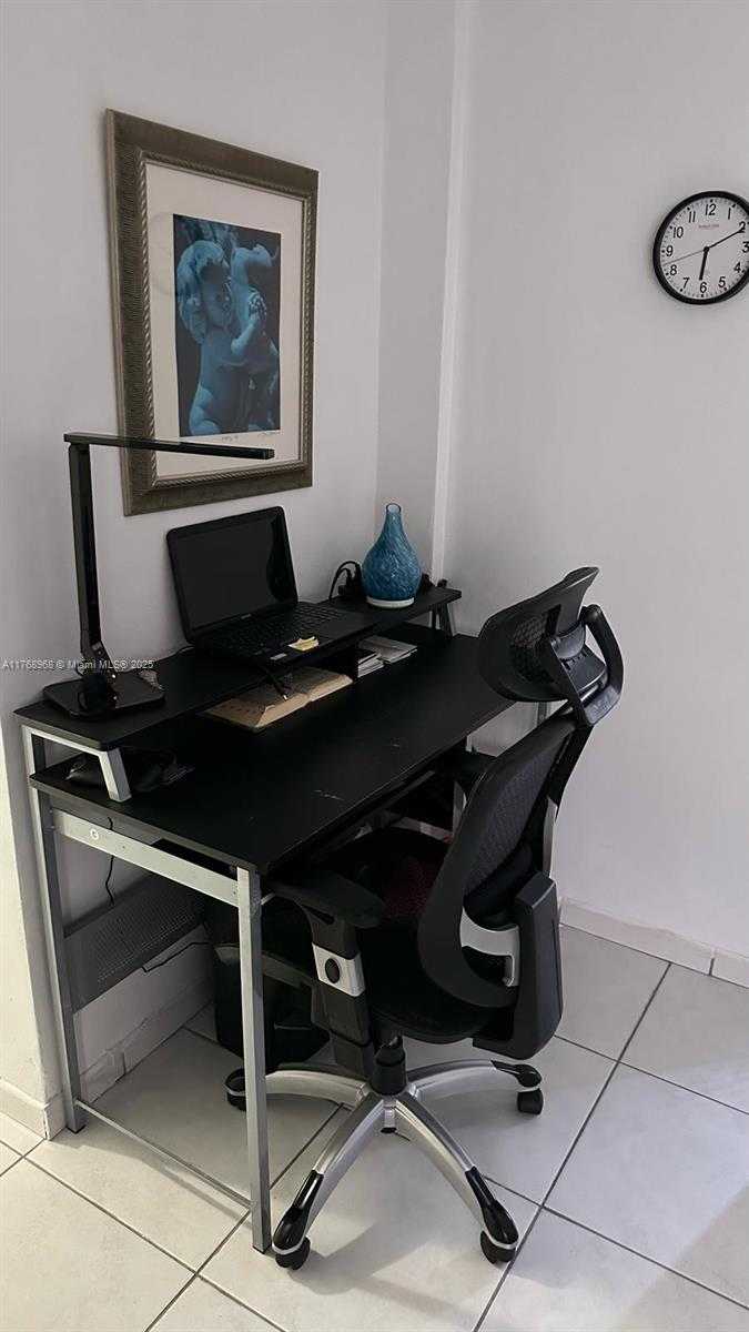 Small Image of 1340 LINCOLN RD #401, Miami Beach Number 16