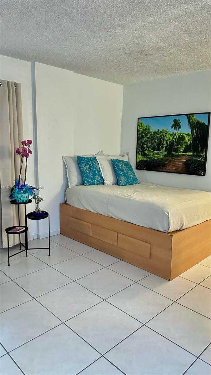 Small Image of 1340 LINCOLN RD #401, Miami Beach Number 21
