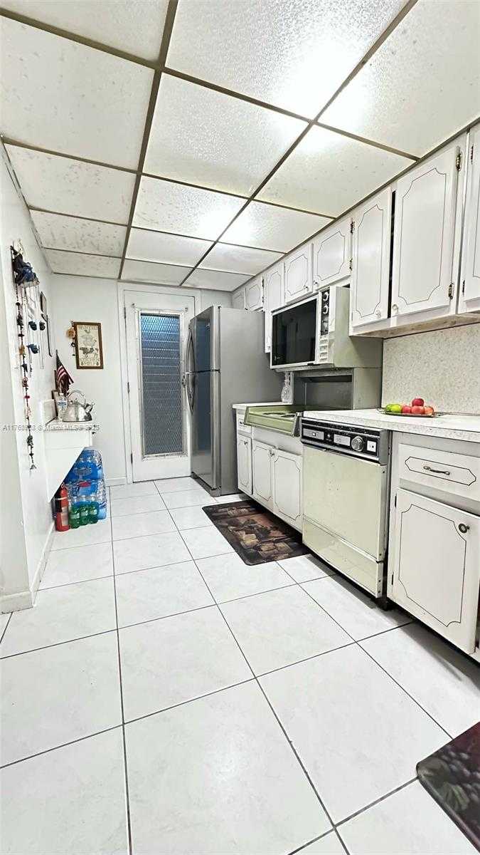 Small Image of 1340 LINCOLN RD #401, Miami Beach Number 27