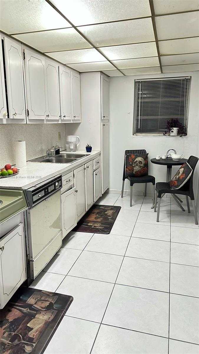 Small Image of 1340 LINCOLN RD #401, Miami Beach Number 28