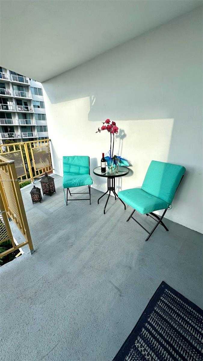 Small Image of 1340 LINCOLN RD #401, Miami Beach Number 3