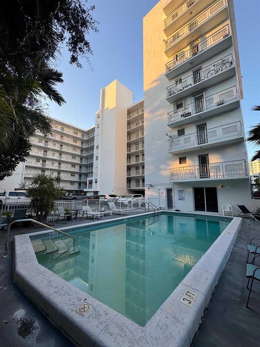 Small Image of 1340 LINCOLN RD #401, Miami Beach Number 32